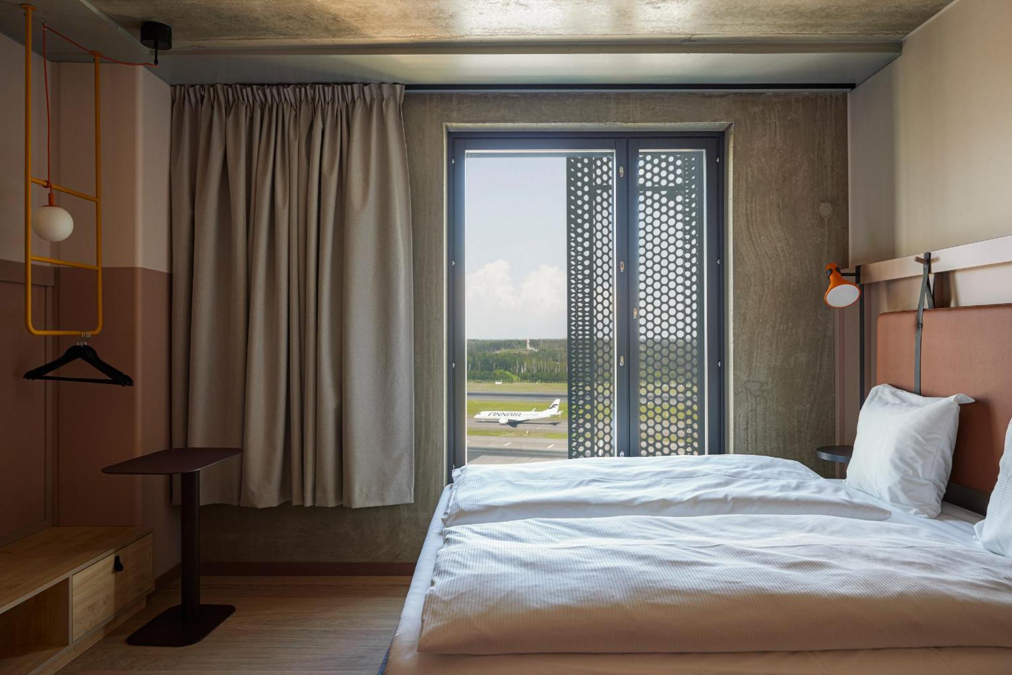 Comfort Hotel Helsinki Airport Vantaa Exterior photo