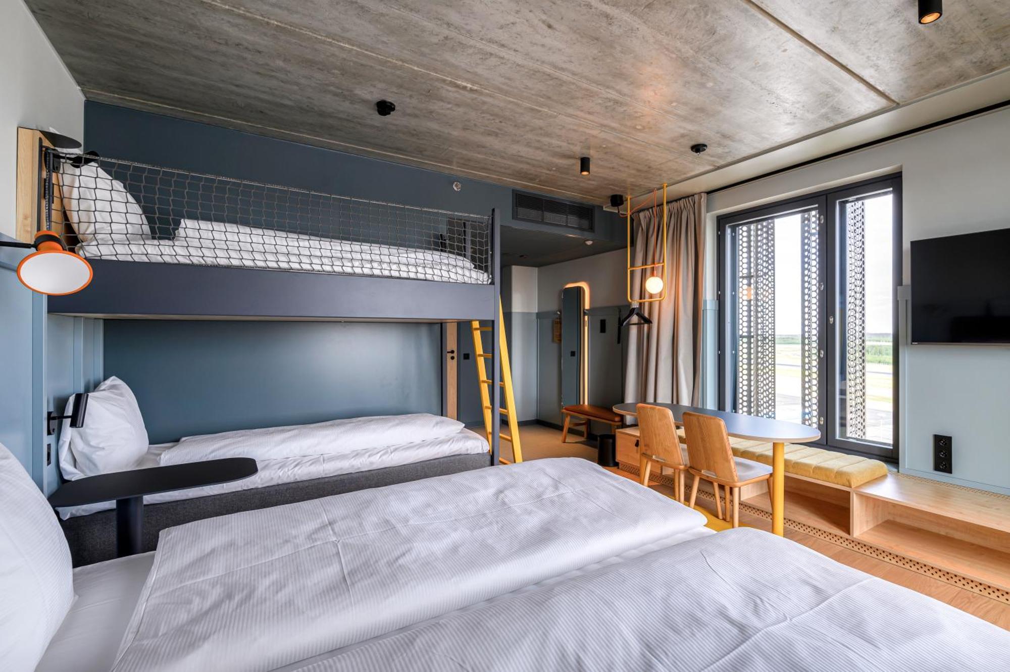 Comfort Hotel Helsinki Airport Vantaa Exterior photo
